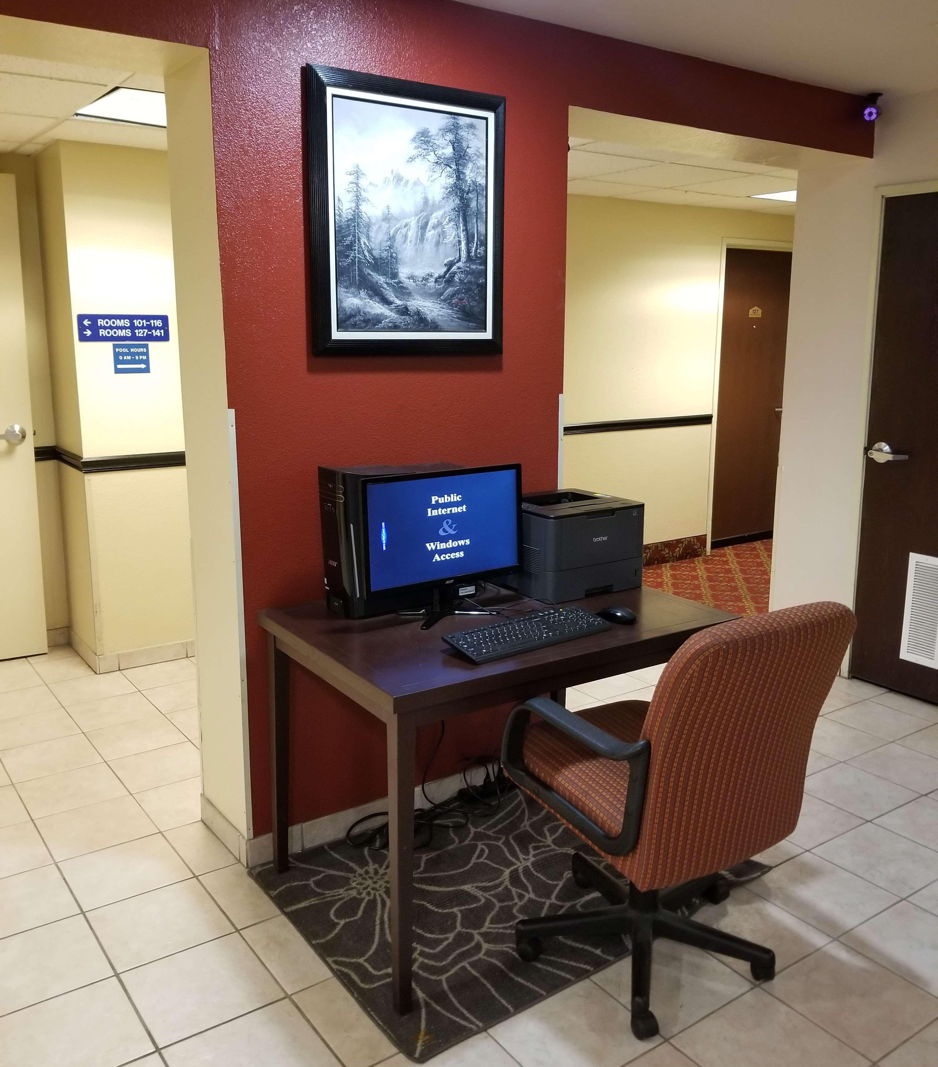 Surestay Plus Hotel By Best Western Роклин Экстерьер фото