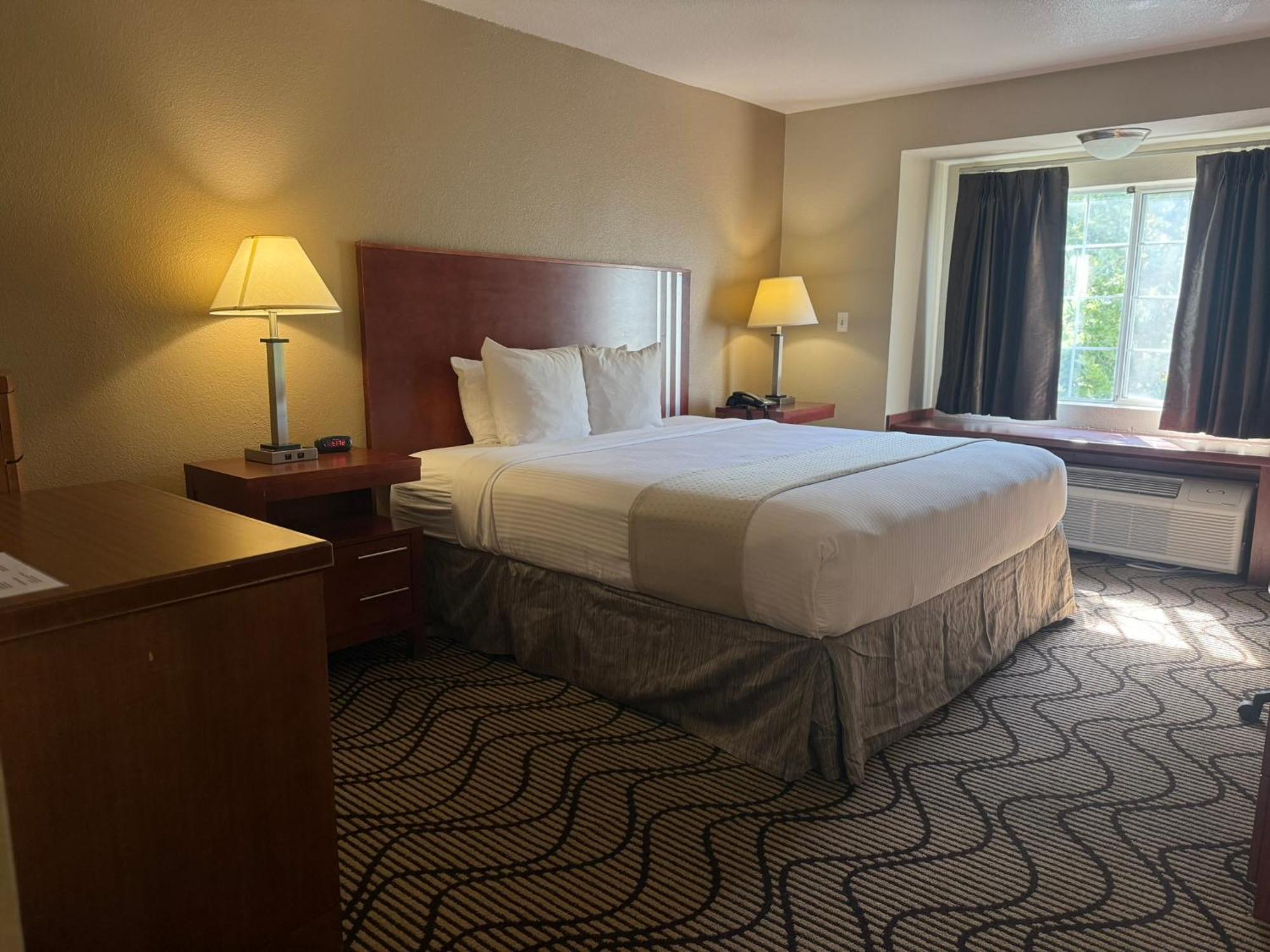 Surestay Plus Hotel By Best Western Роклин Экстерьер фото